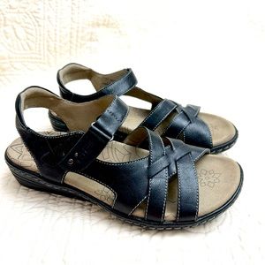 Taos Retreat Sandals Size 7